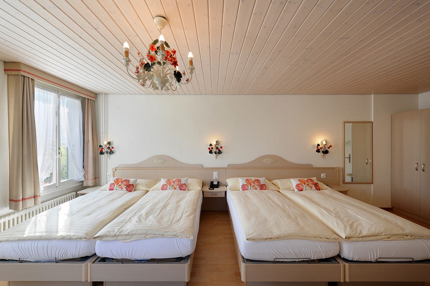 Vierbett-Zimmer Hotel Beausite Interlaken-Schweiz